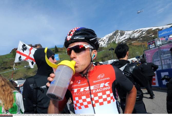 A special post-stage drink for Robert Kiserlovski