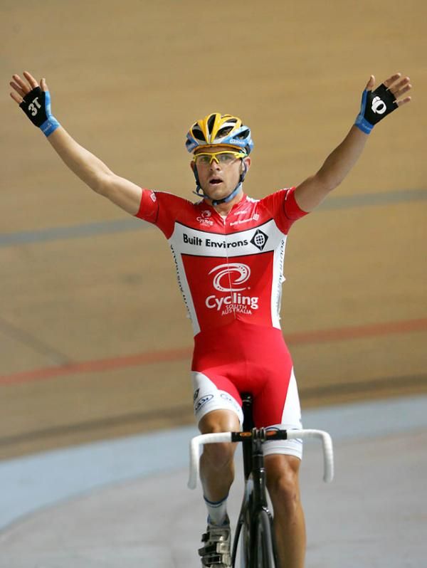 Jack Bobridge (SA) wins the men's points race.