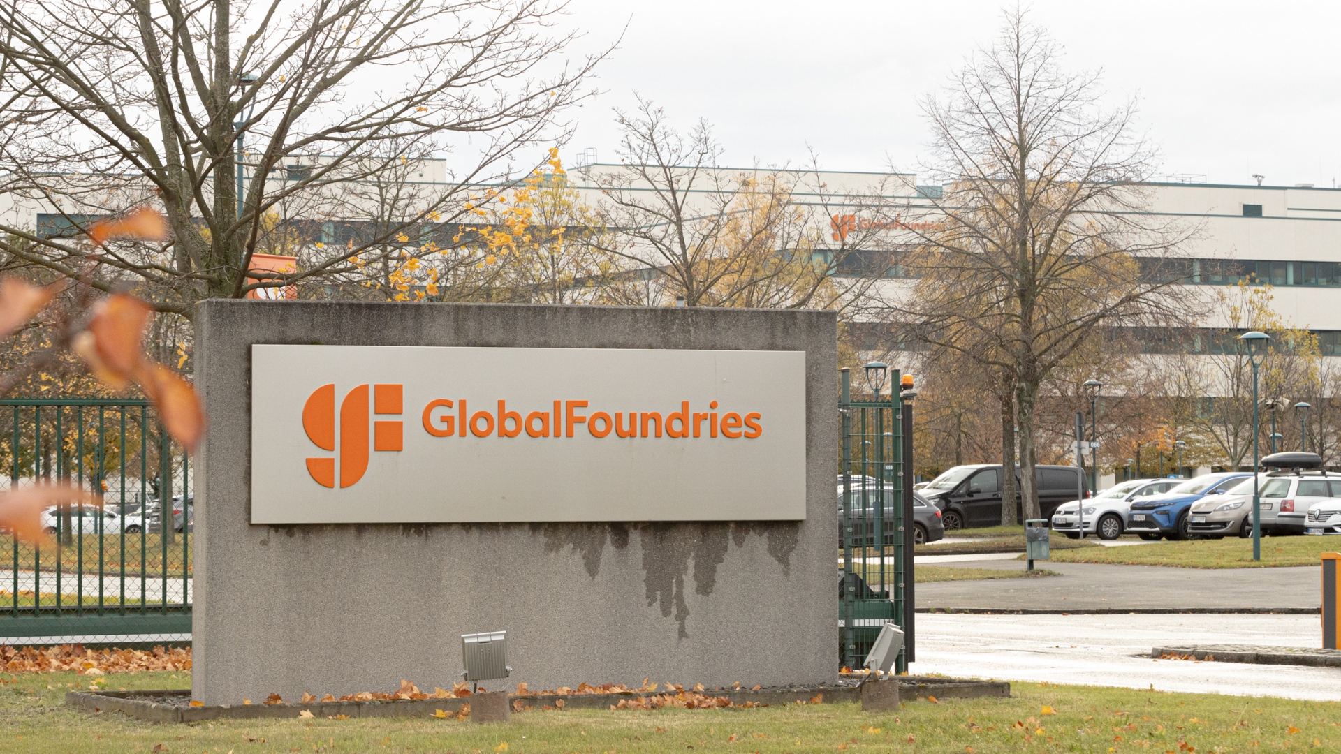 GlobalFoundries sign