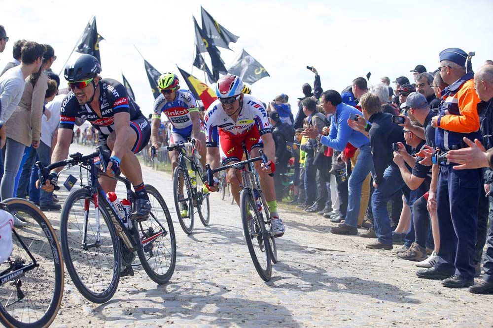 Big favourite Alexander Kristoff (Katusha) takes a cobbled corner