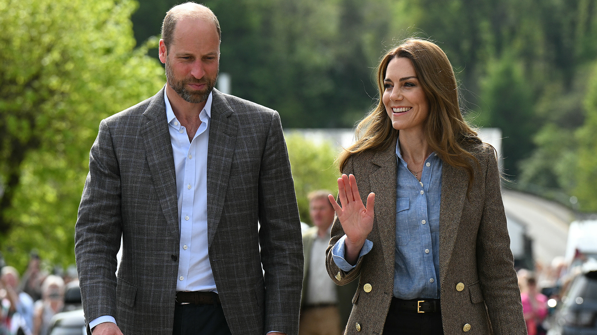 TOBERMORY, SCOTLAND - APRIL 29: Prince William, Prince of Wales and Britain's Catherine, Princess of Wales arrive to visit Aros Hall, a local community hub on April 29, 2025 in Tobermory, Scotland. The Prince and Princess of Wales are on a two-day visit to the Isles of Mull and Iona on the 29th and 30th of April to engage with rural island communities. During their time on the islands, they will connect with local residents, highlighting the value of social bonds and underscoring the importance of safeguarding and advocating for the natural environment. (Photo by Oli Scarff - WPA Pool/Getty Images)