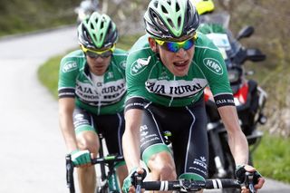 Hugh Carthy attacks on stage one of the 2016 Vuelta Asturias