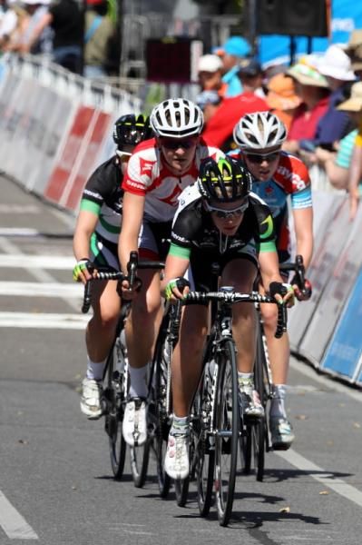Tiffany Cromwell (GreenEDGE-AIS) leads a small group which broke away