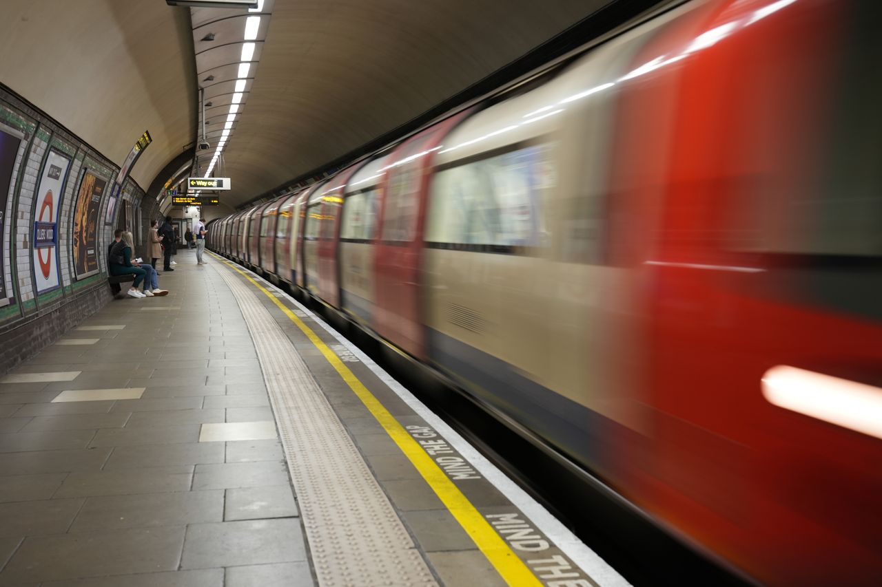 Sample photo taken in London on the Sony A7 IV camera