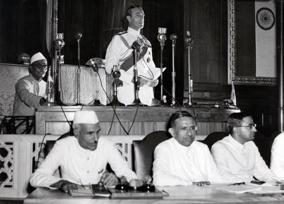 1947: India Gains Independence 