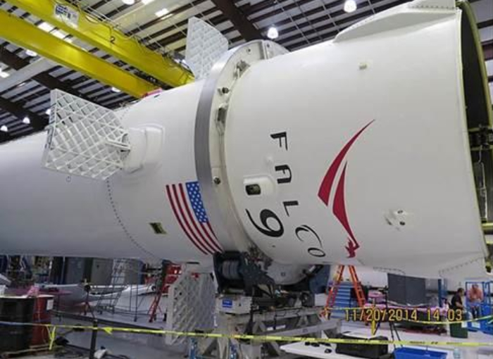 A close-up of the &quot;hypersonic grid fins&quot; on SpaceX&#039;s Falcon 9 rocket, which should help stabilize the booster during its return to Earth after launching on Dec. 19, 2014.