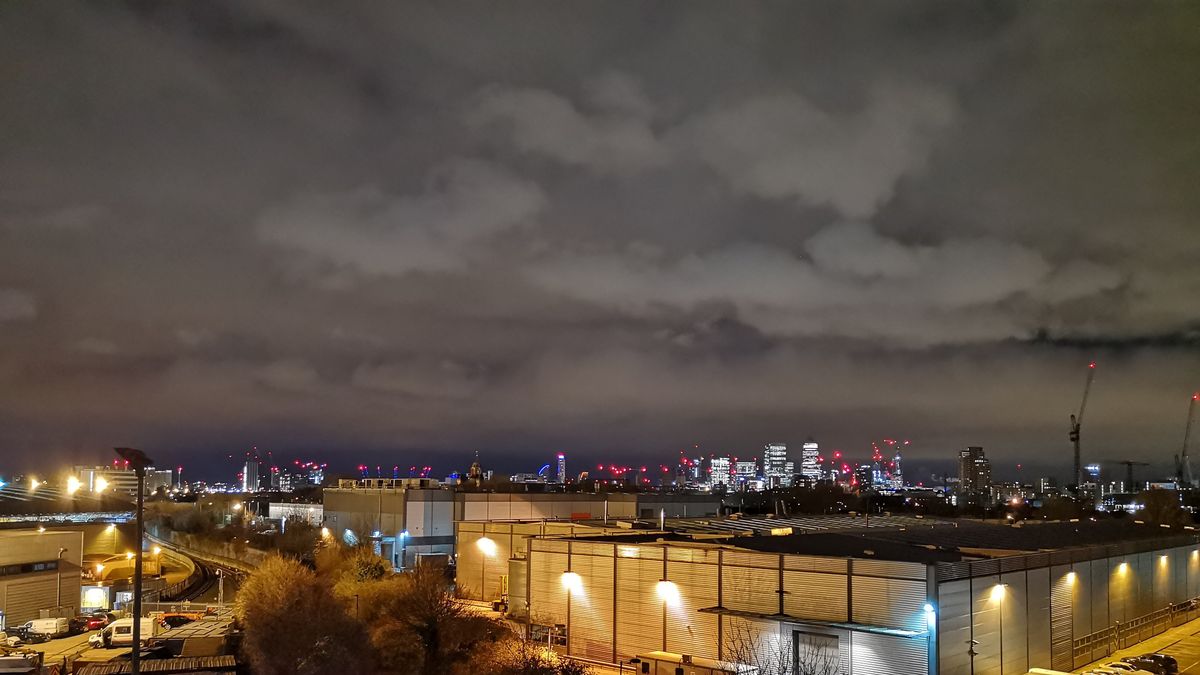 The AI-assisted Super Night Mode means you can take shots like this while holding the phone in your hands.