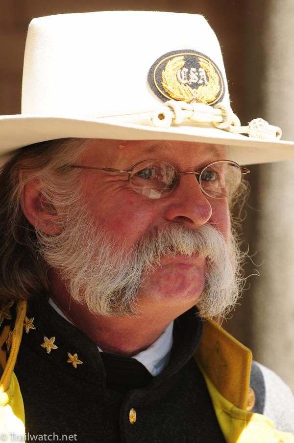This USA officer was watching the races