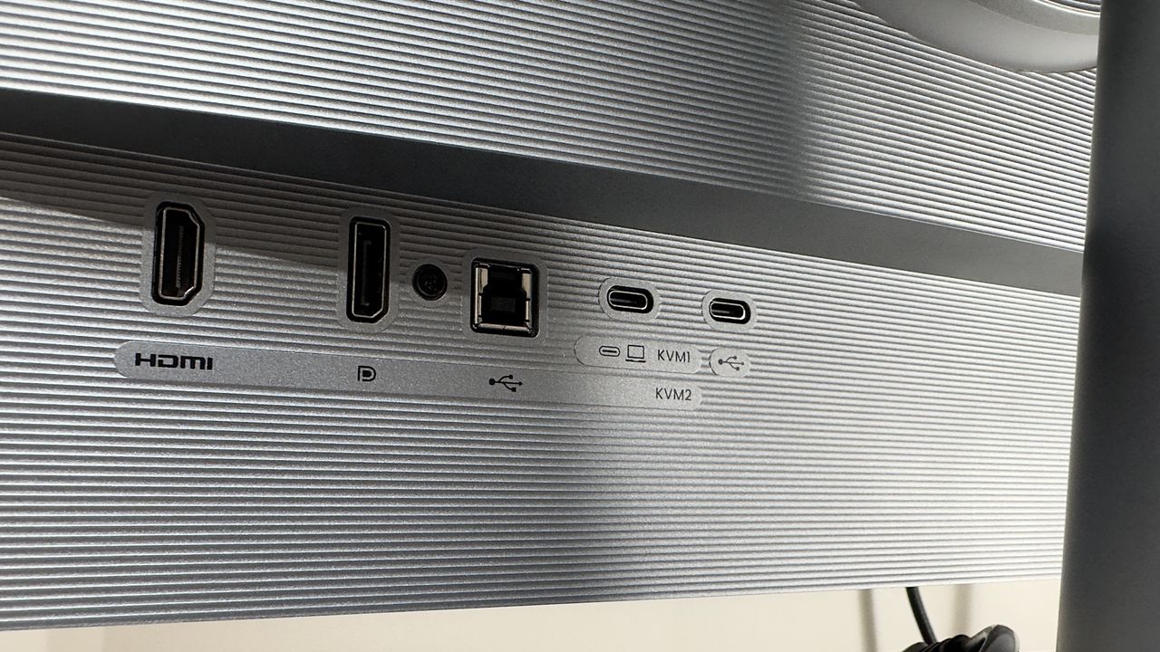 The BenQ RD280UG monitor on a desk