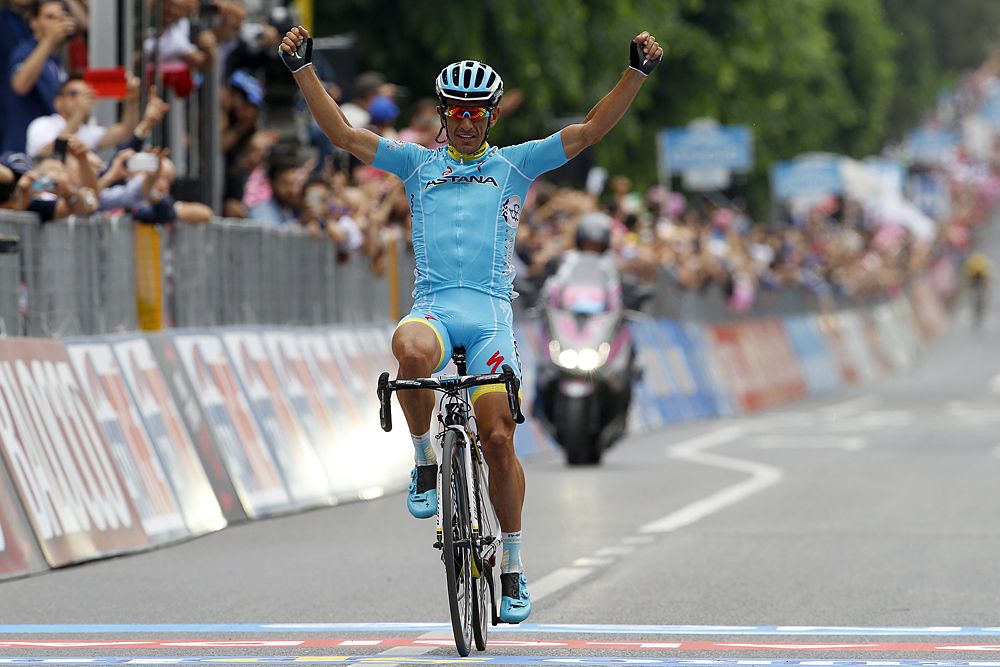 Paolo Tiralongo (Astana) wins stage 9 at the Giro d'Italia