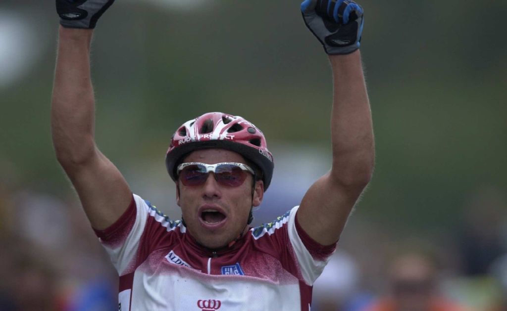 2000 Road World Championships: Romans Vainteins sprints to victory in the elite men&#039;s road race