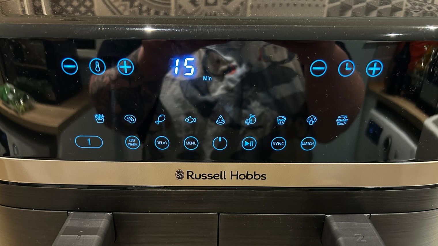 Control panel of Russell Hobbs Satisfry air fryer