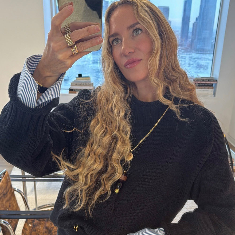 Olympia Gayot from J.Crew in a stylish outfit