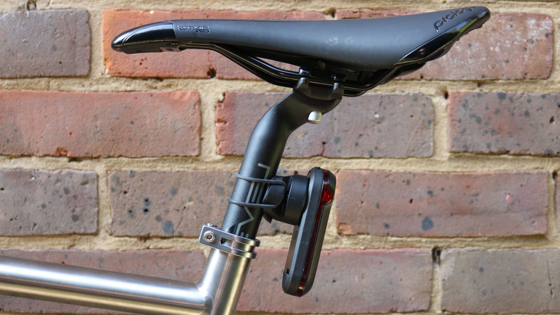Garmin Varia RTL515 mounted on seat tube, from side