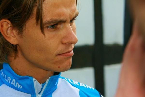 Linus Gerdeman (Milram) giving an interview before the start.