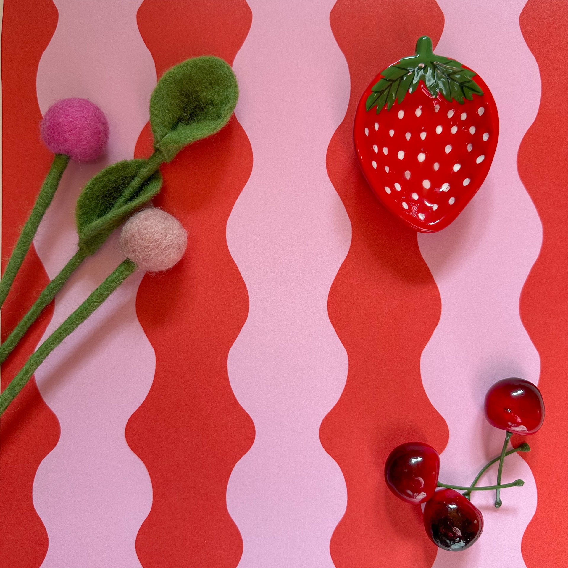 &#039;wiggle With Me&#039; Wallpaper in Red and Pink | Red Wavy Wallpaper - Sample