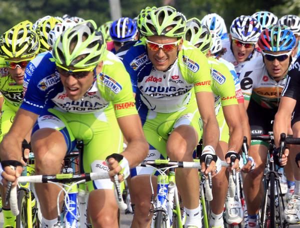 The Liquigas team move Basso to the front