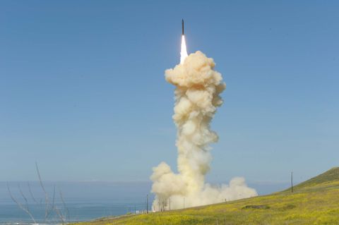 US Military Shoots ICBM Target Out Of The Sky In Missile Defense Test ...