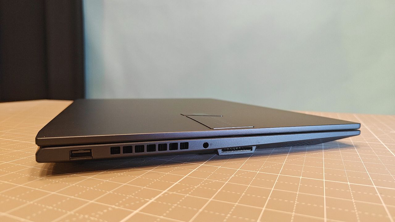 This STEM laptop can take you from the classroom to the workforce