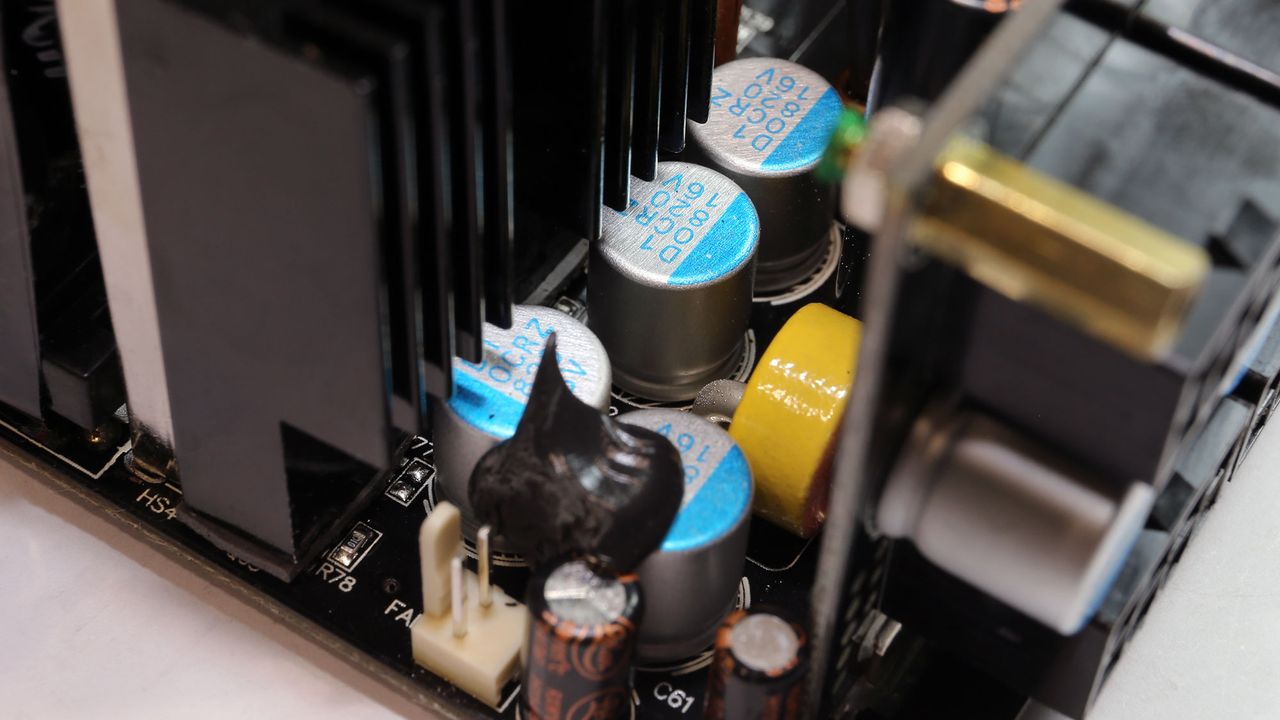 Gigabyte UD850GM