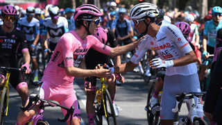 ROME, ITALY - JUNE 01: (L-R) Simon Yates of Great Britain and Team Visma | Lease a Bike - Pink Leader Jersey and Isaac Del Toro of Mexico and Team UAE Team Emirates - XRG - White best young jersey prior to the 108th Giro d'Italia 2025, Stage 21 a 144.8km stage from Rome to Rome / #UCIWT / on June 01, 2025 in Rome, Italy. (Photo by Dario Belingheri/Getty Images)