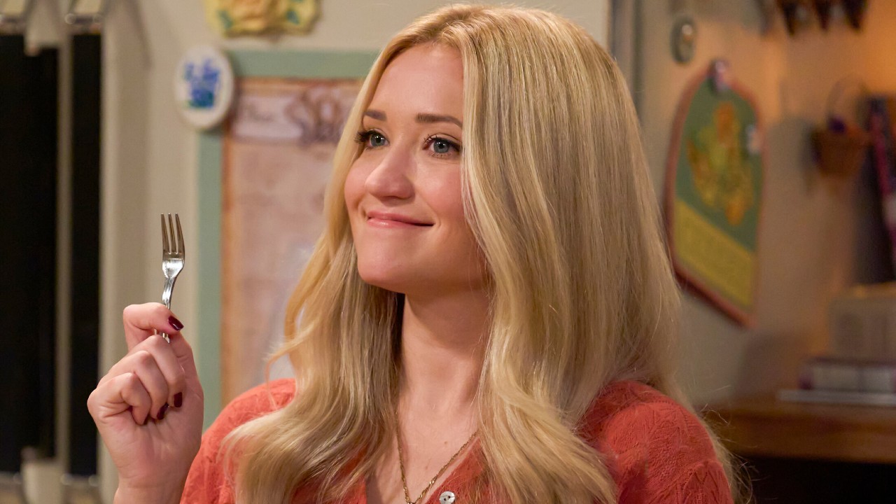 Emily Osment&#039;s Mandy holding a very tiny fork on Georgie &amp; Mandy&#039;s First Marriage