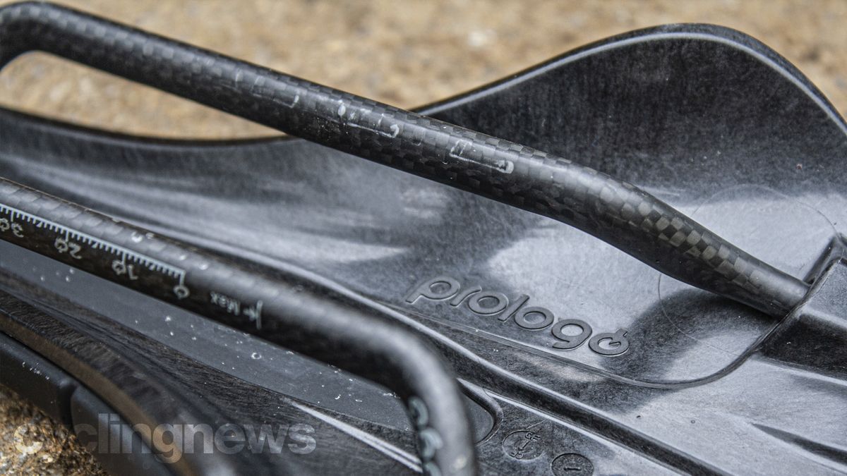 Vincenzo Nibali-signed Prologo Scratch M5 saddle
