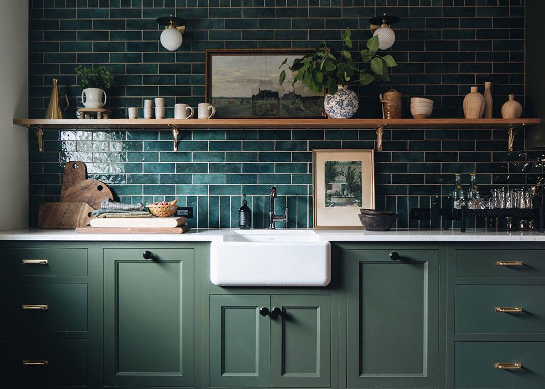 Farmhouse kitchen wall decor: 12 rustic wall decor ideas