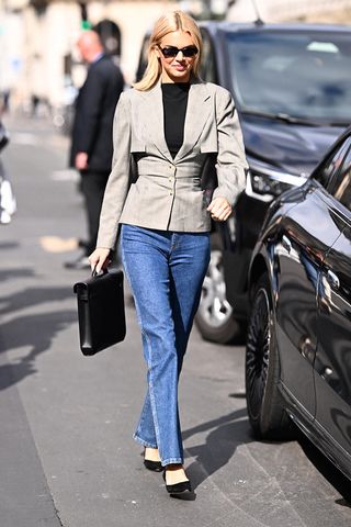 Kendall Jenner fall jeans and blazer outfit