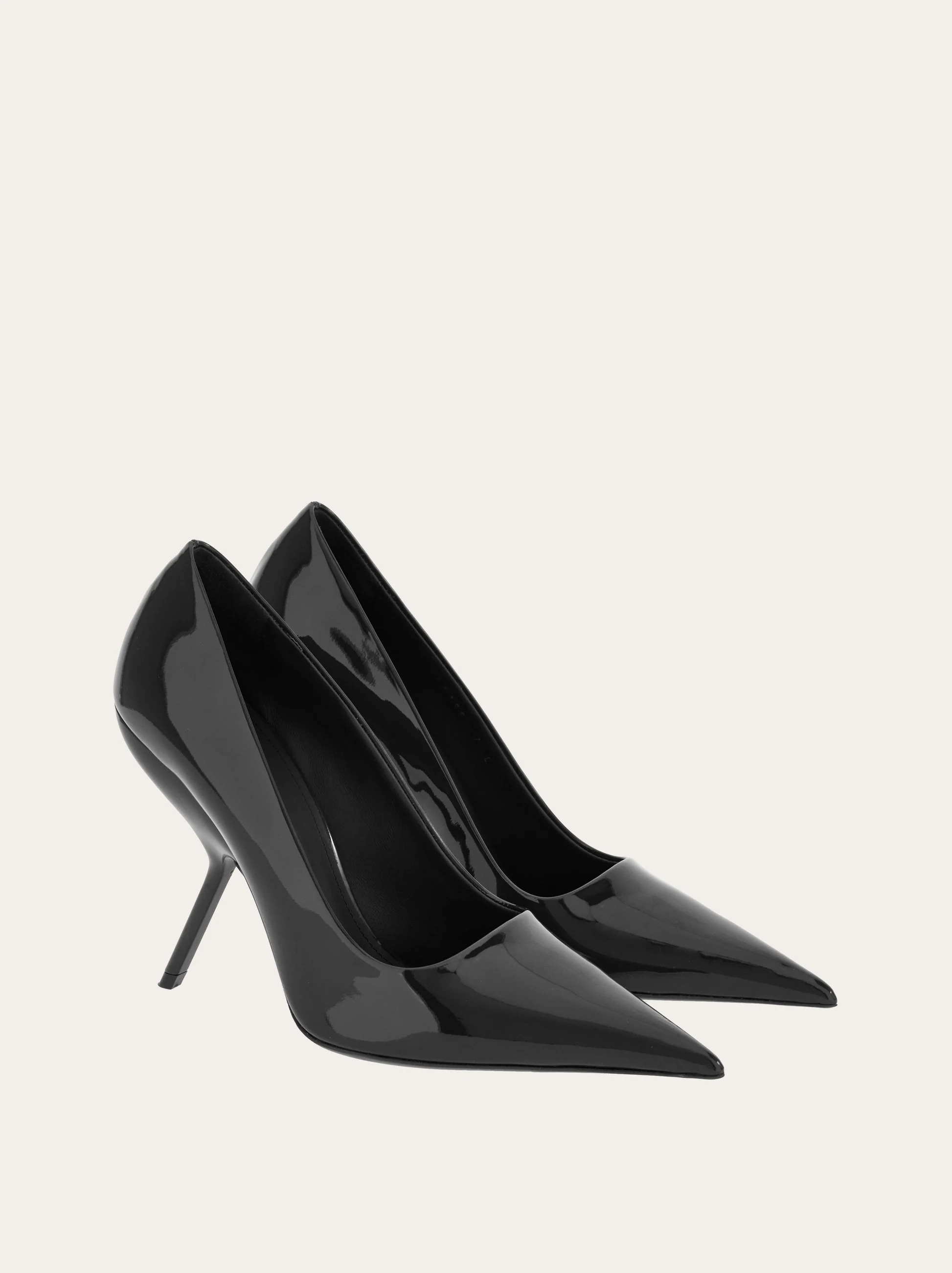 Ferragamo Eva Pumps