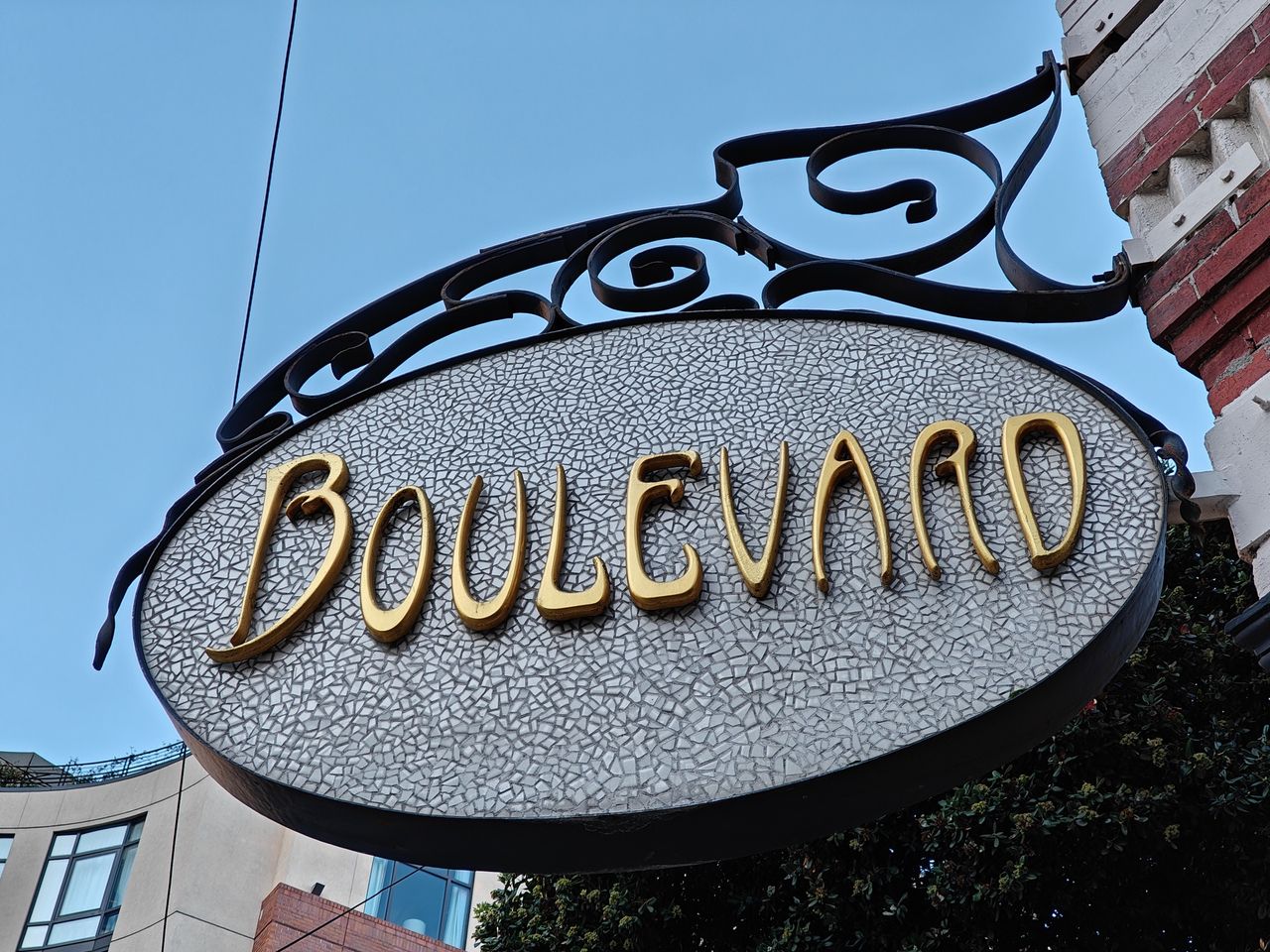 Boulevard sign at 2x zoom by OnePlus 13R