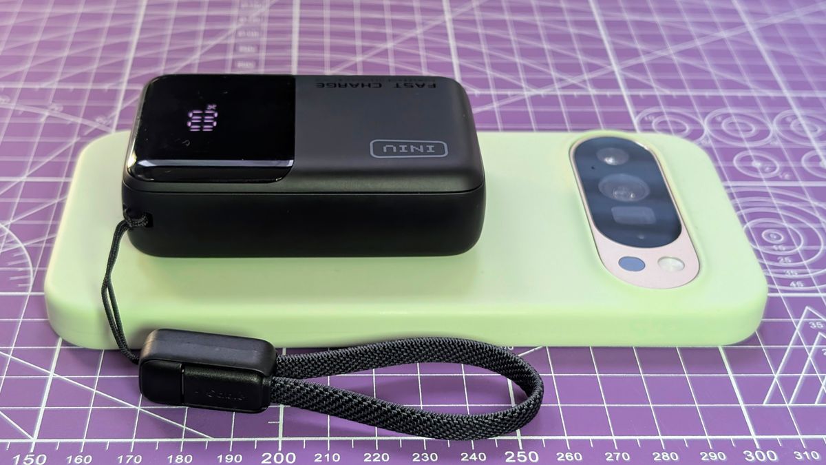 Iniu P50-E1 45W power bank compared to Pixel 10 Pro XL