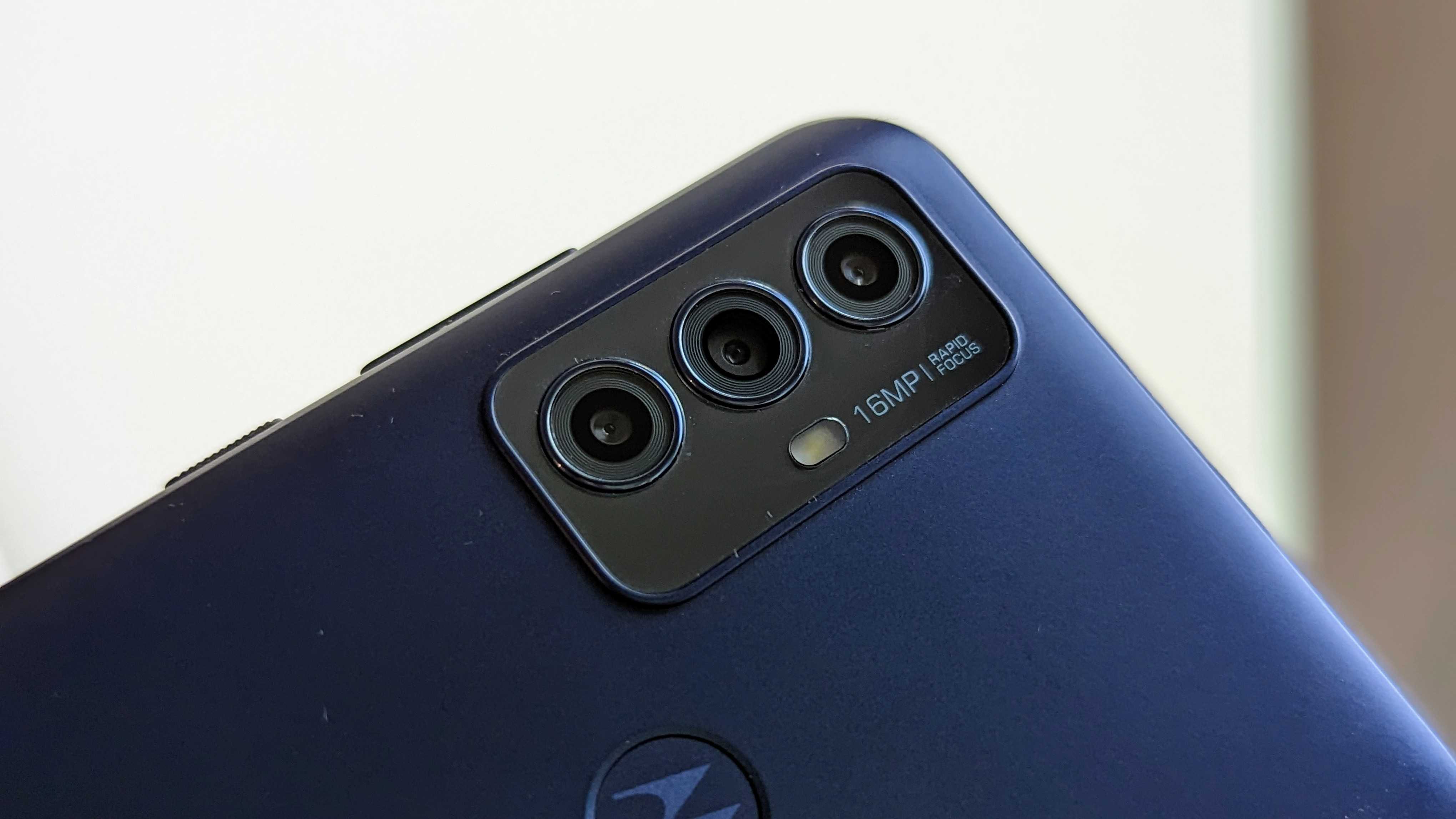 Les triples caméras Moto G Play (2023)