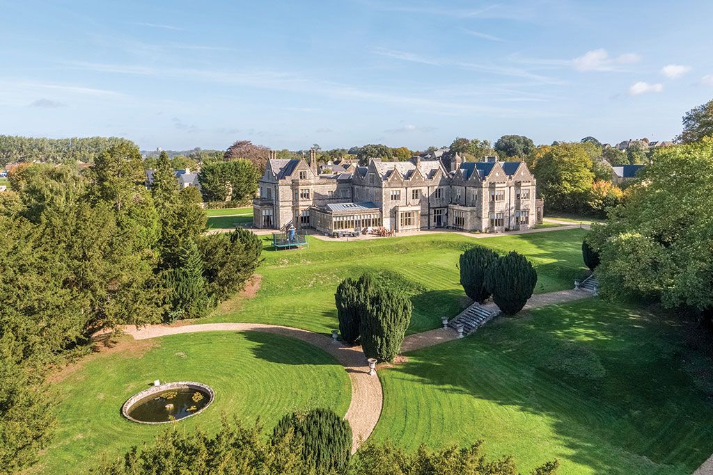 Houses for sale with libraries: Burton Hill, Malmesbury, Wiltshire
