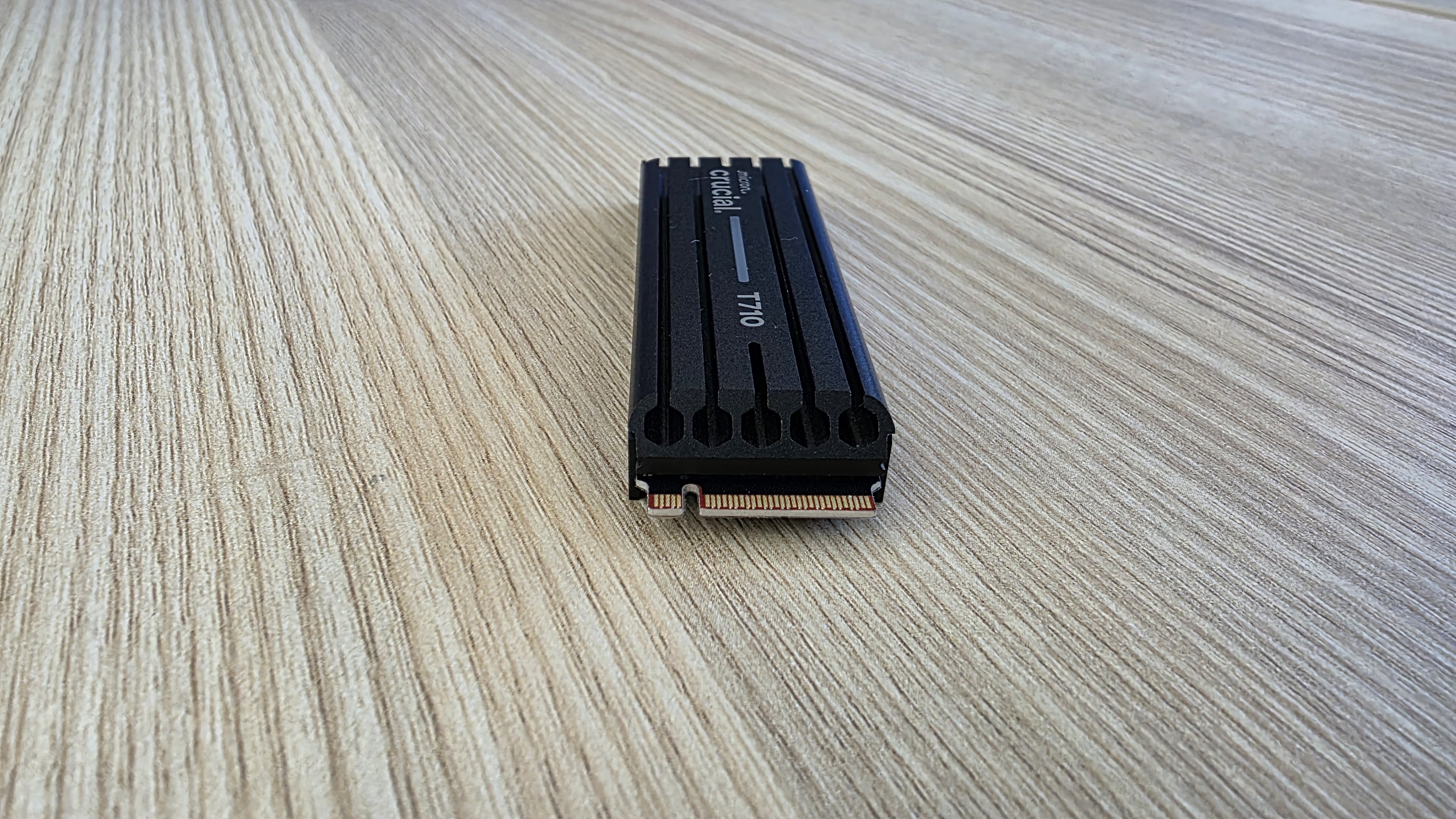 Crucial T710