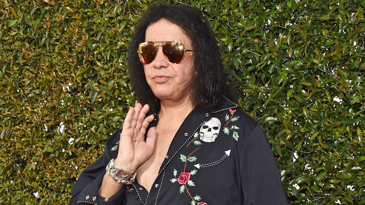 Gene Simmons refuses to give voting advice | Louder