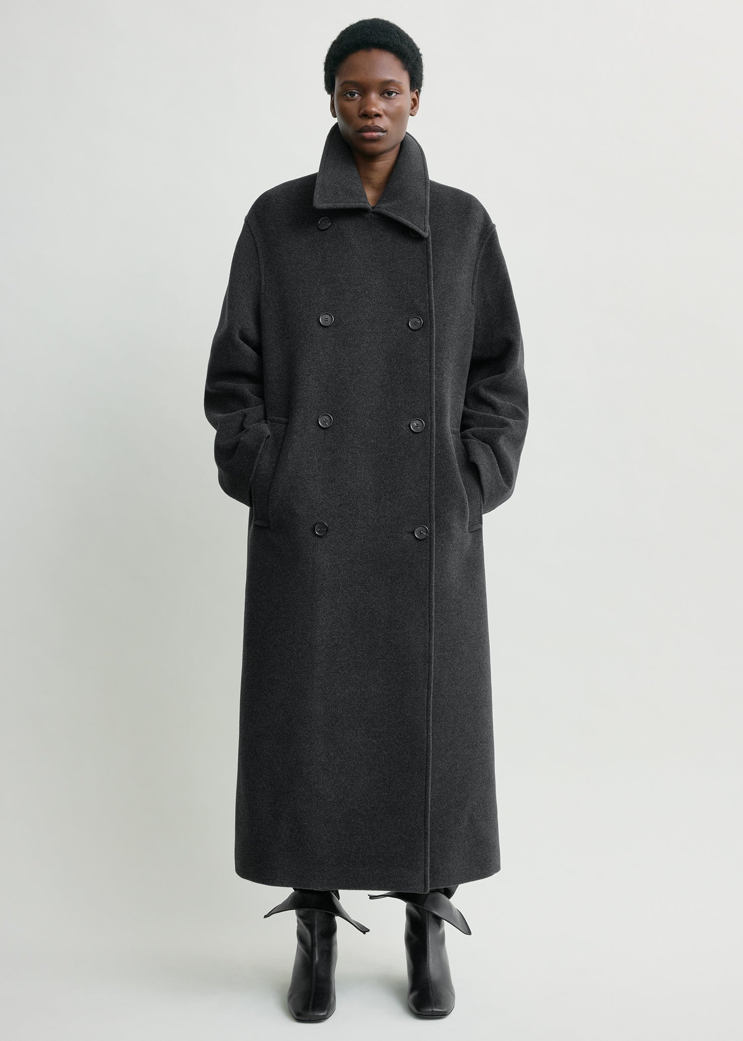 Shield Coat Charcoal