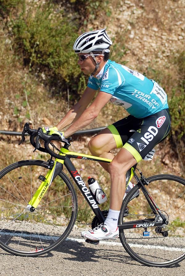 Overall leader Giovanni Visconti (ISD-Neri)