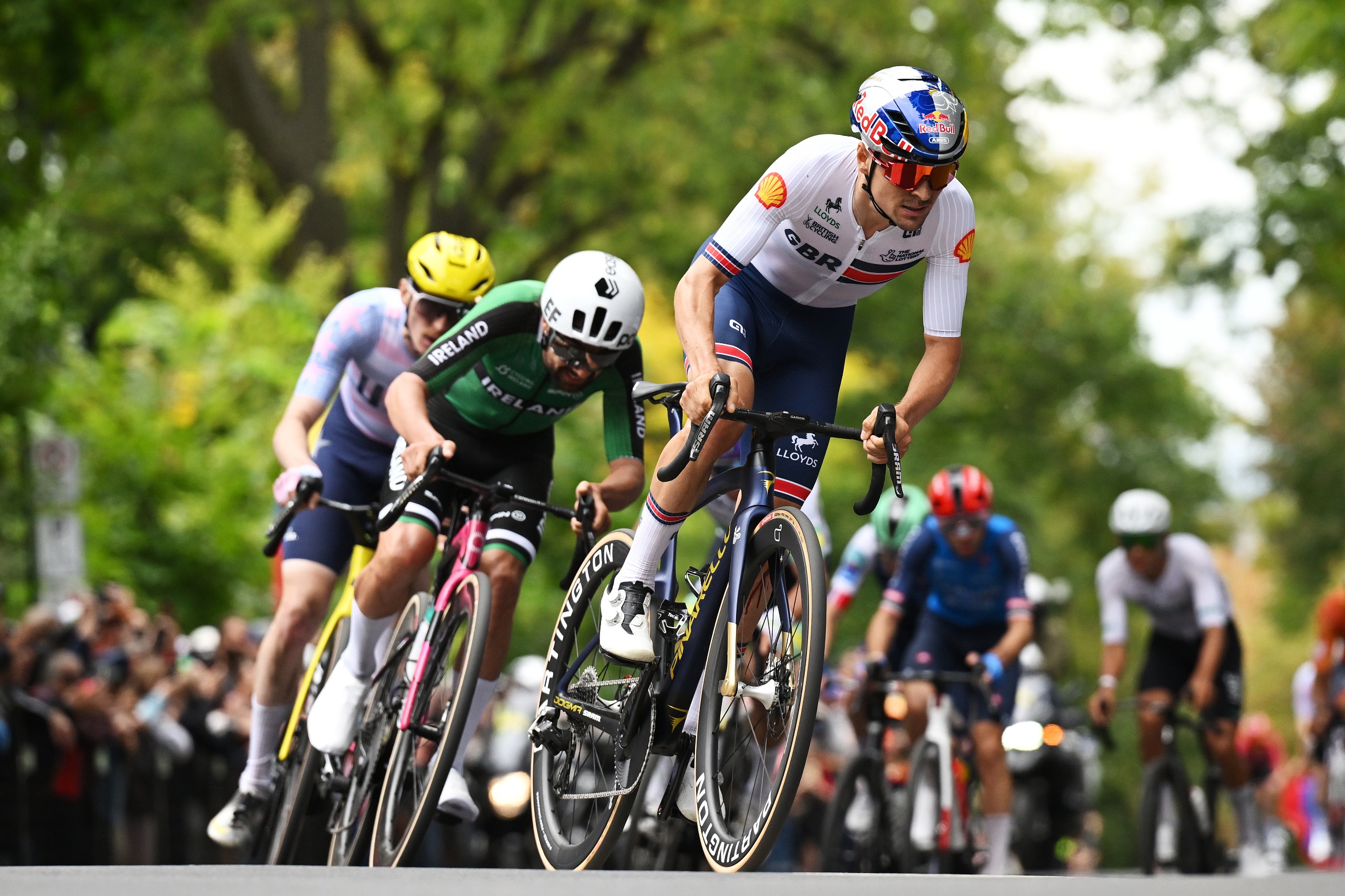 Tom Pidcock lays down one of many attacks at the World Championships in Montreal 2026, followed by Ben Healy and Matteo Jorgenson