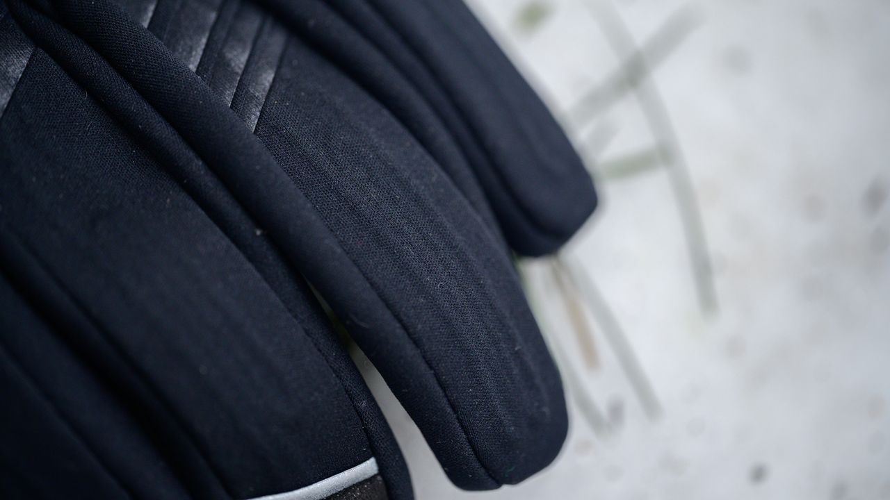 Giro Vulc Lightweight heated gloves heating element detail