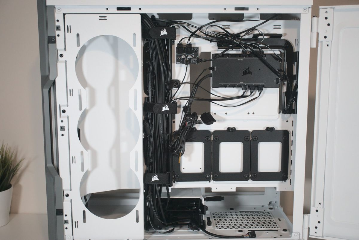 Corsair iCUE 5000T RGB