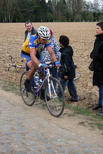 Kurt Hovelynck (Topsport Vlaanderen) has had a tough day, but just to finish is a great performance in the Hell of the North.
