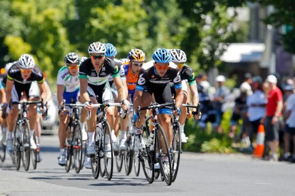 The riders had the assistance of a tail wind coming onto the front straight.