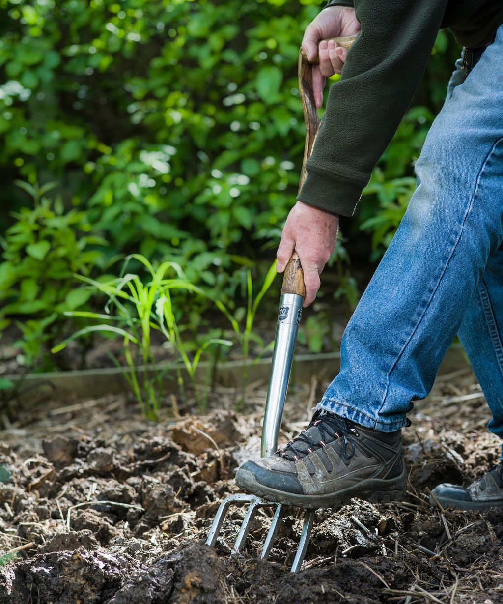 Gardener Scott's top tips for amending garden soil | Gardeningetc