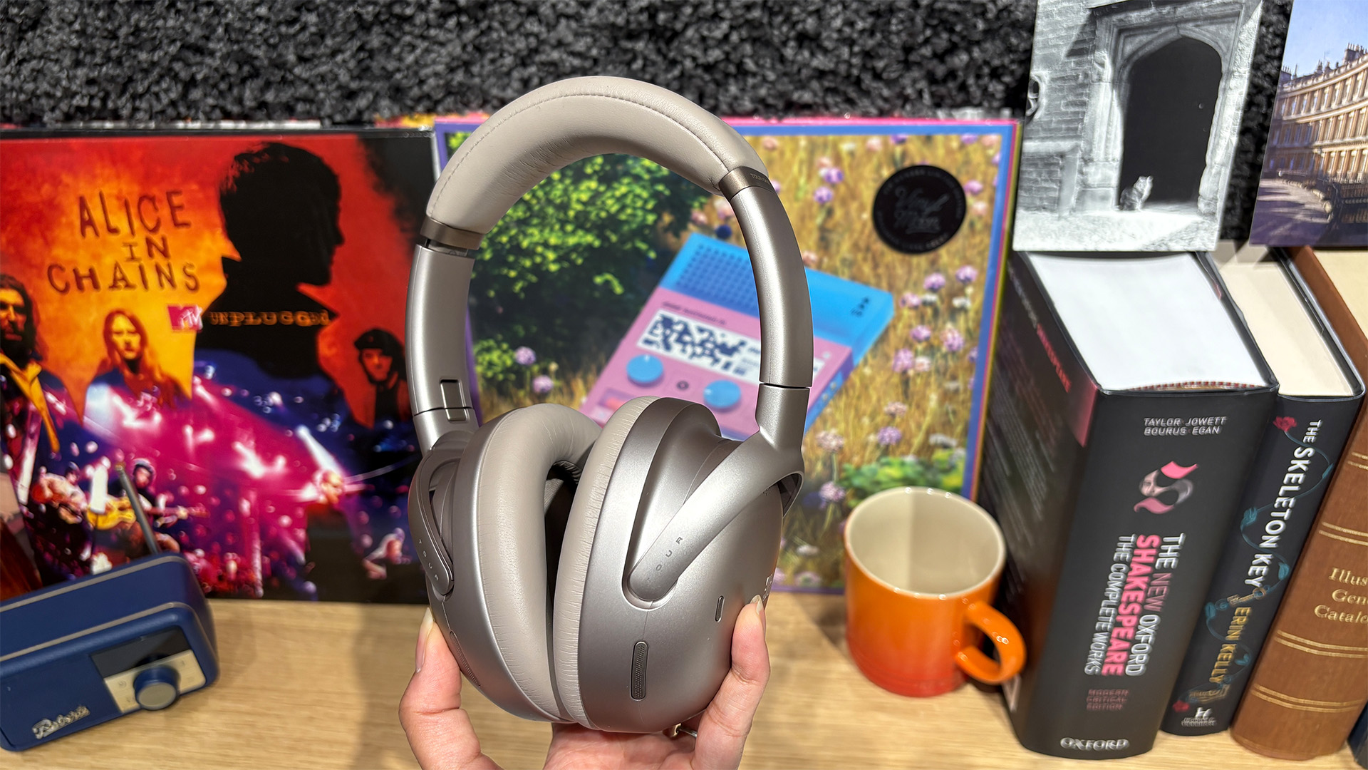 JBL Tour One M3 Smart Tx wireless over-ear headphones
