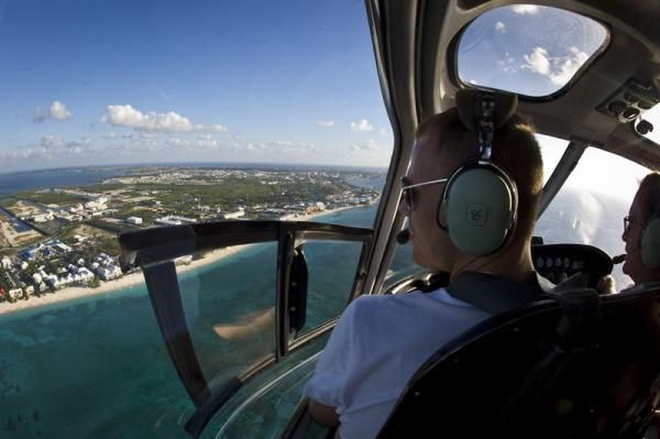 Thor Hushovd enjoys a helicopter ride