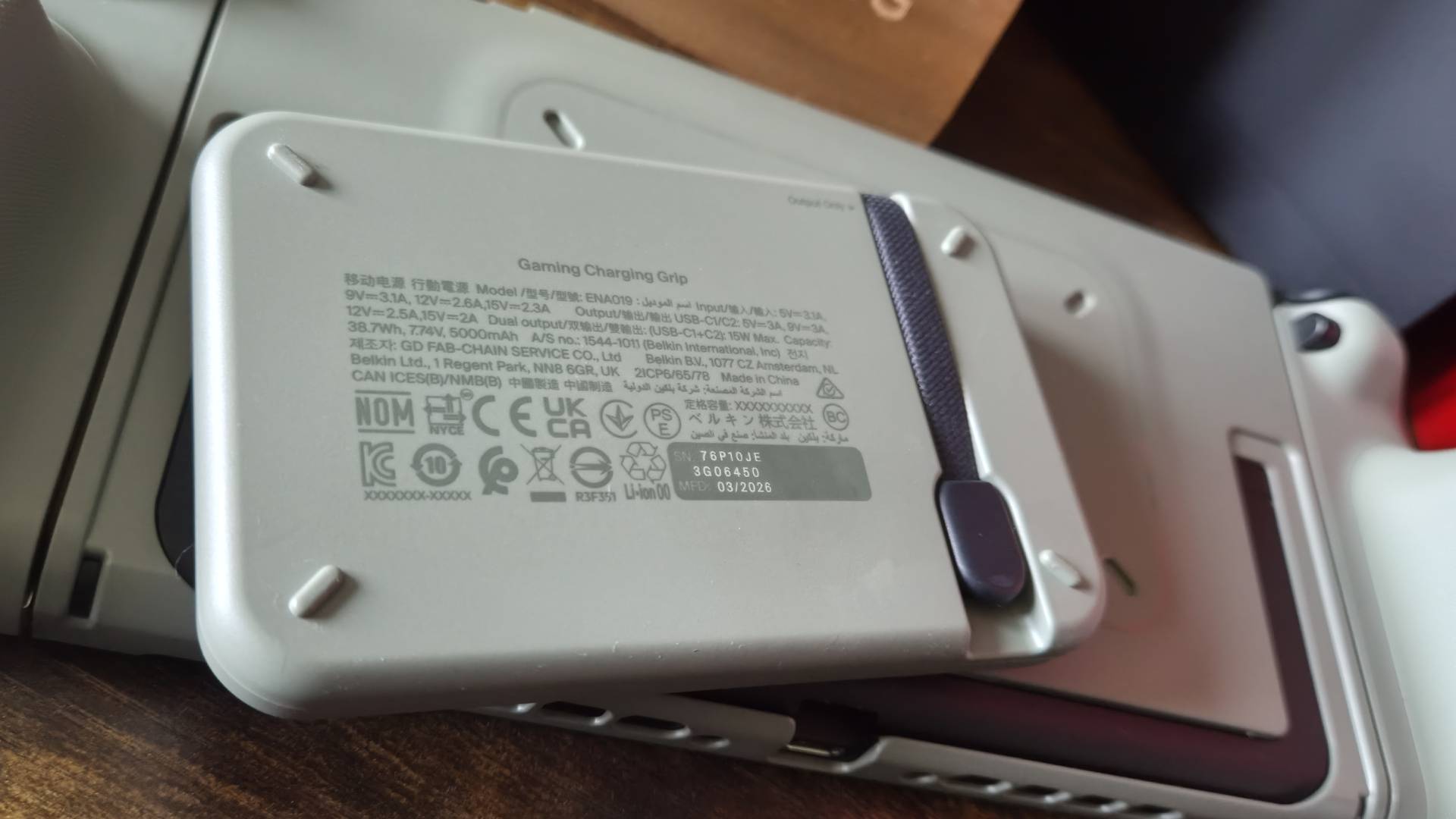 Close up of the back of the Belkin Charging Grip power bank.