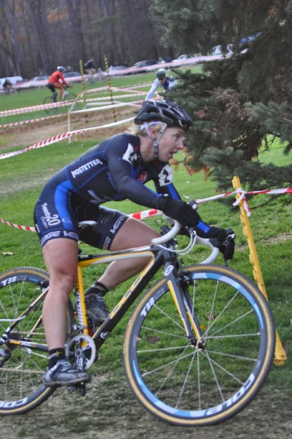 Laura Van Gilder (C3 - Athletes Serving Athletes) motors away from the front group