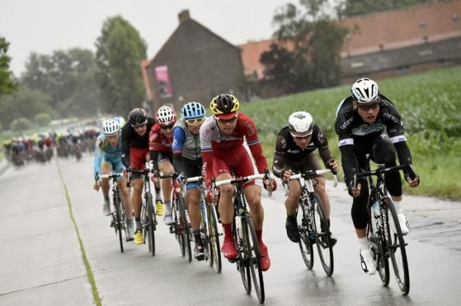 Germany's Tony Martin, France's Samuel Dumoulin (hidden), France's Cyril Lemoine, Colombia's Janier Alexis Acevedo Colle, France's Tony Gallopin, Germany's Marcus Burghardt and Netherlands' Lieuwe Westra