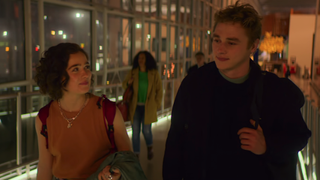 Haley Lu Richardson and Ben Hardy as Hadley and Oliver in Love At First Sight